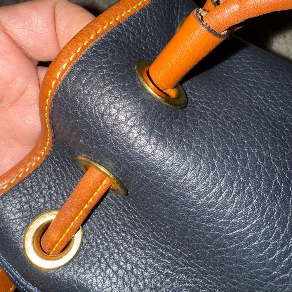Mini dooney bucket bag - Picture 4 of 13